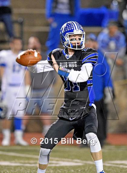 Thumbnail 2 in Southington vs Darien (CIAC Class LL Semifinal) photogallery.