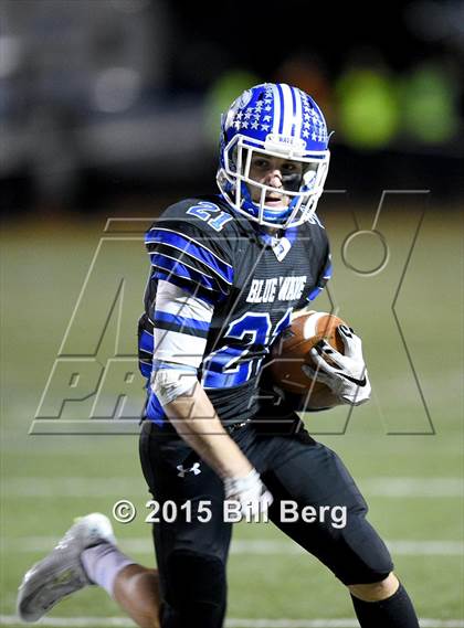 Thumbnail 3 in Southington vs Darien (CIAC Class LL Semifinal) photogallery.