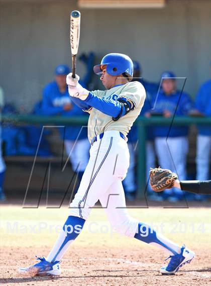 Thumbnail 2 in Clovis vs. Gainesville (National High School Invitational) photogallery.
