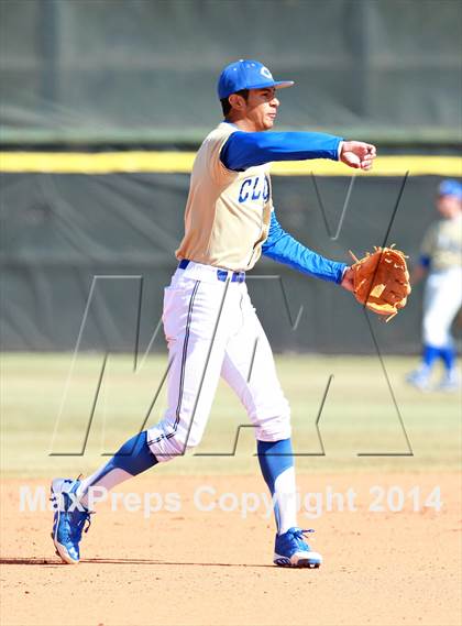 Thumbnail 2 in Clovis vs. Gainesville (National High School Invitational) photogallery.