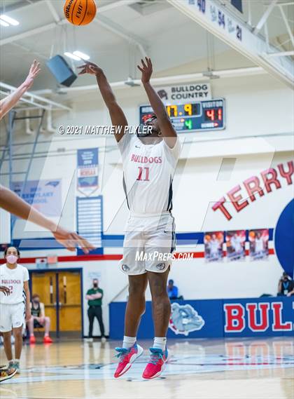 Thumbnail 1 in Terry Sanford vs. Northwood (NCHSAA 3A - Third Round) photogallery.