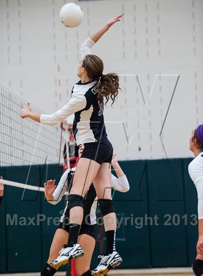 Thumbnail 1 in Douglas County vs. Skyline (Smoky Hill Buff Classic) photogallery.