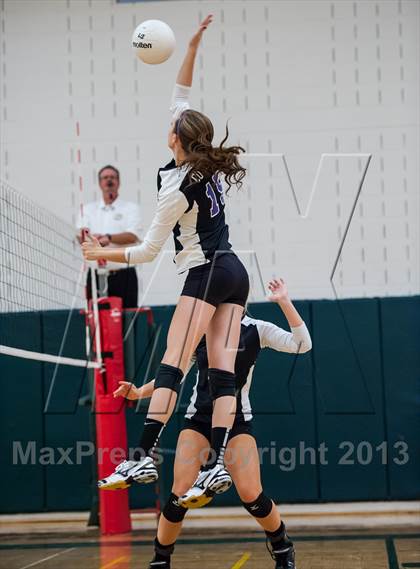 Thumbnail 2 in Douglas County vs. Skyline (Smoky Hill Buff Classic) photogallery.