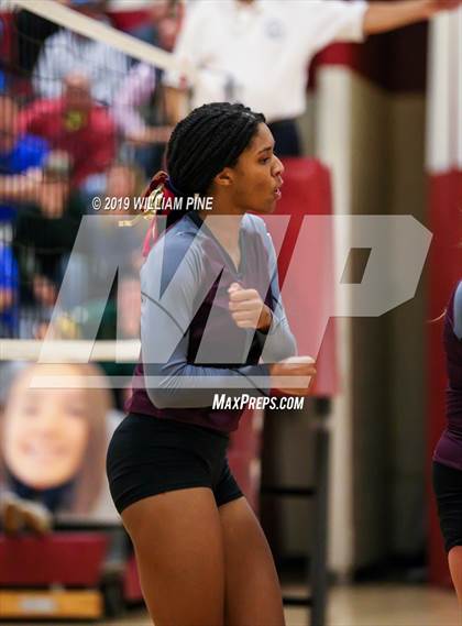 Thumbnail 1 in Valhalla vs. Millbrook (NYSPHSAA Class C Regional Semifinal) photogallery.