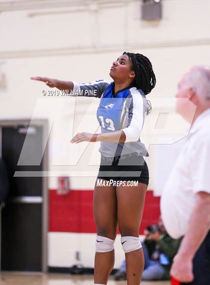 Thumbnail 1 in Valhalla vs. Millbrook (NYSPHSAA Class C Regional Semifinal) photogallery.