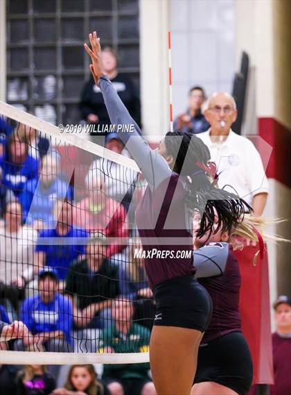 Thumbnail 1 in Valhalla vs. Millbrook (NYSPHSAA Class C Regional Semifinal) photogallery.
