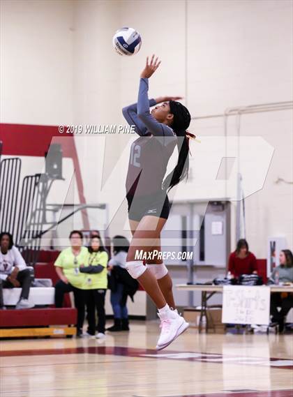 Thumbnail 2 in Valhalla vs. Millbrook (NYSPHSAA Class C Regional Semifinal) photogallery.