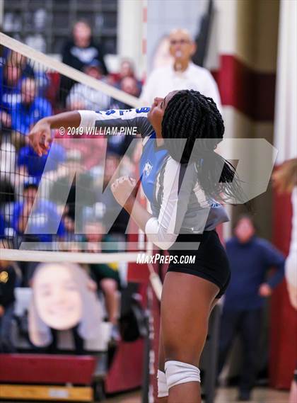 Thumbnail 3 in Valhalla vs. Millbrook (NYSPHSAA Class C Regional Semifinal) photogallery.