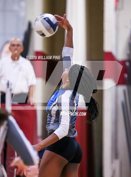 Thumbnail 1 in Valhalla vs. Millbrook (NYSPHSAA Class C Regional Semifinal) photogallery.