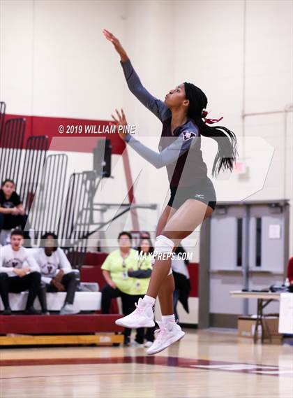 Thumbnail 3 in Valhalla vs. Millbrook (NYSPHSAA Class C Regional Semifinal) photogallery.