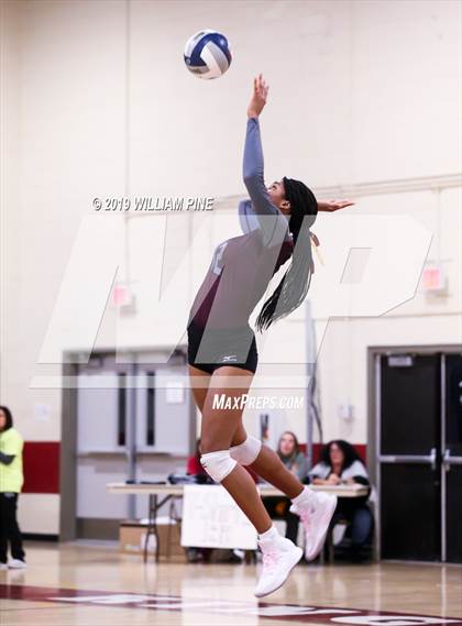 Thumbnail 3 in Valhalla vs. Millbrook (NYSPHSAA Class C Regional Semifinal) photogallery.
