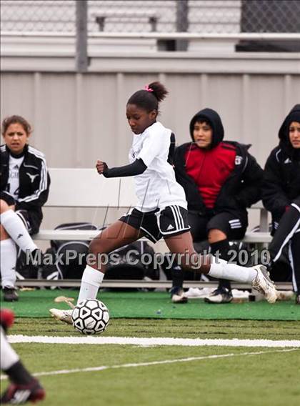 Thumbnail 3 in Dobie vs Oak Ridge (Pearland ISD Soccer Shootout) photogallery.