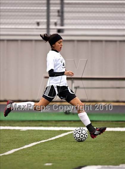 Thumbnail 3 in Dobie vs Oak Ridge (Pearland ISD Soccer Shootout) photogallery.