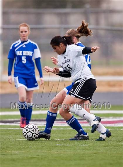 Thumbnail 1 in Dobie vs Oak Ridge (Pearland ISD Soccer Shootout) photogallery.