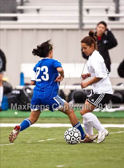 Thumbnail 1 in Dobie vs Oak Ridge (Pearland ISD Soccer Shootout) photogallery.