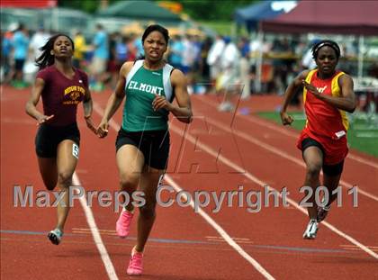 Thumbnail 1 in NYSPHSAA Track & Field Championships (Girls Events - Day 1) photogallery.