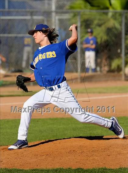 Thumbnail 3 in Charter Oak @ Damien photogallery.
