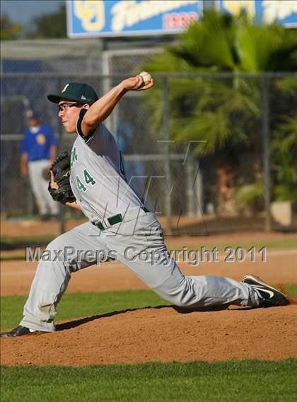 Thumbnail 3 in Charter Oak @ Damien photogallery.