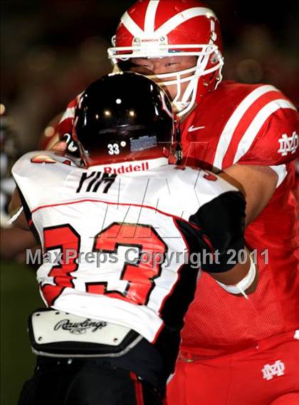 Thumbnail 2 in Mater Dei vs. Centennial photogallery.