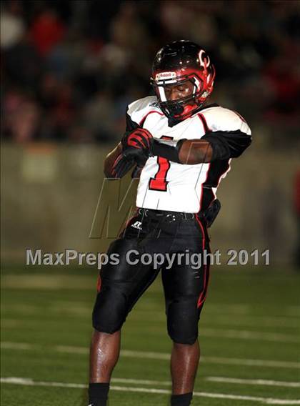 Thumbnail 1 in Mater Dei vs. Centennial photogallery.
