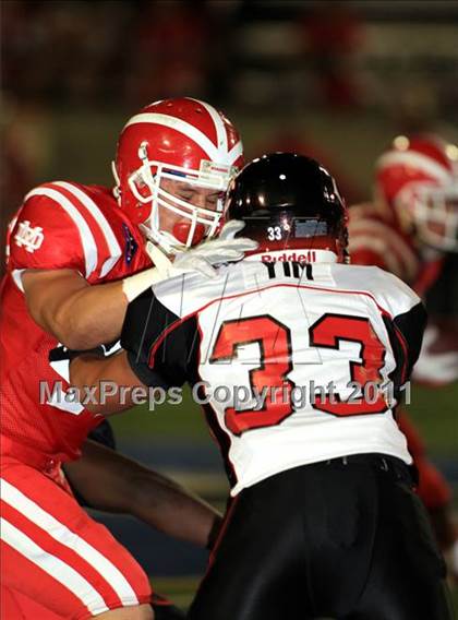 Thumbnail 1 in Mater Dei vs. Centennial photogallery.