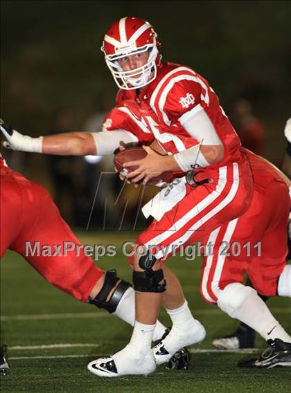 Thumbnail 1 in Mater Dei vs. Centennial photogallery.