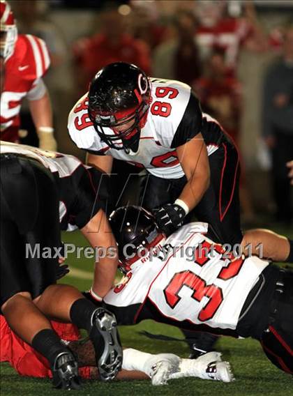 Thumbnail 2 in Mater Dei vs. Centennial photogallery.