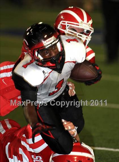 Thumbnail 2 in Mater Dei vs. Centennial photogallery.