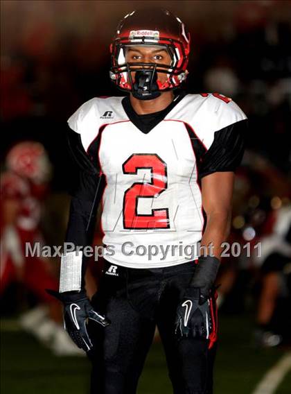 Thumbnail 1 in Mater Dei vs. Centennial photogallery.