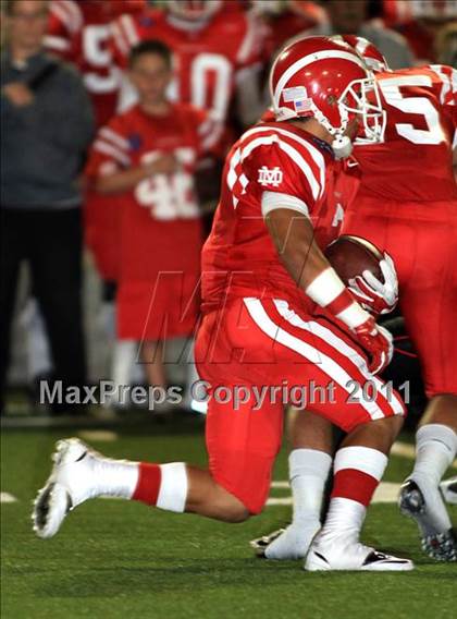 Thumbnail 1 in Mater Dei vs. Centennial photogallery.