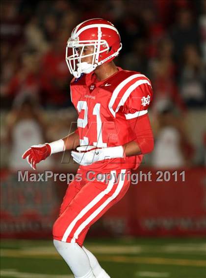 Thumbnail 1 in Mater Dei vs. Centennial photogallery.