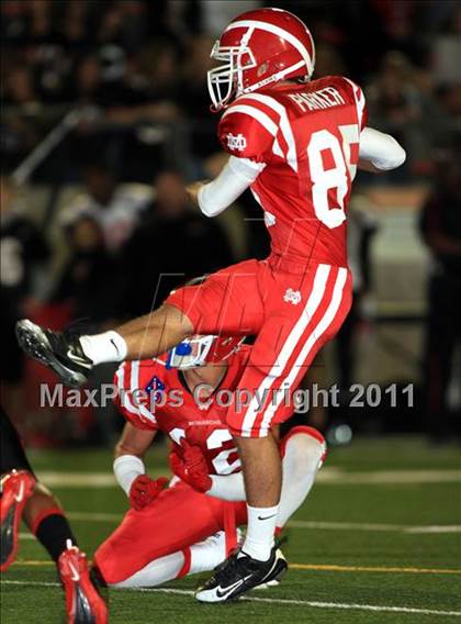Thumbnail 3 in Mater Dei vs. Centennial photogallery.