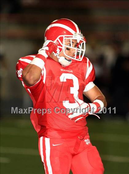 Thumbnail 1 in Mater Dei vs. Centennial photogallery.
