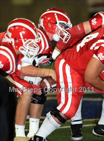 Thumbnail 2 in Mater Dei vs. Centennial photogallery.