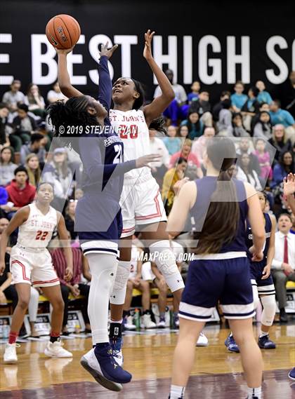 Thumbnail 1 in Centennial vs. St. John's (GEICO National Tournament Semifinal) photogallery.