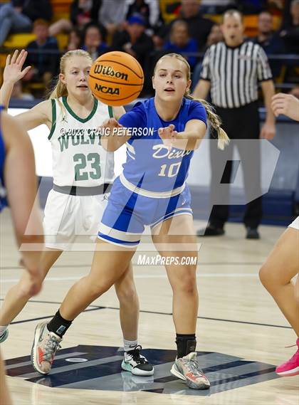 Thumbnail 2 in Dixie vs. Green Canyon (UHSAA 4A Quarterfinal) photogallery.