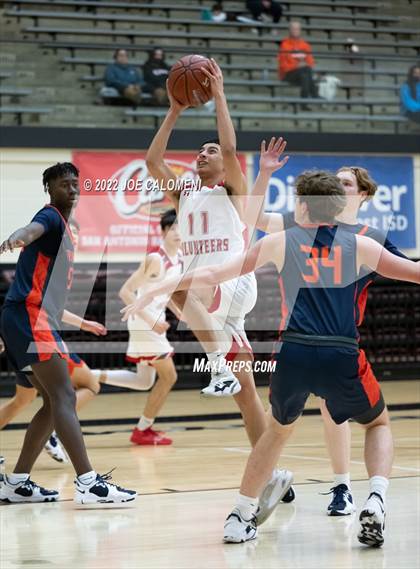 Thumbnail 1 in Lee Vs Brandeis photogallery.