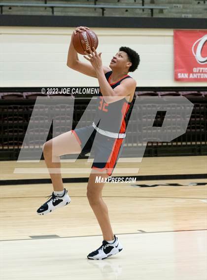 Thumbnail 3 in Lee Vs Brandeis photogallery.