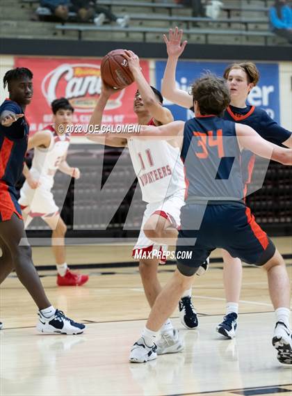 Thumbnail 3 in Lee Vs Brandeis photogallery.