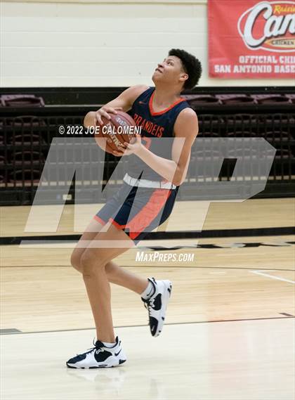 Thumbnail 2 in Lee Vs Brandeis photogallery.