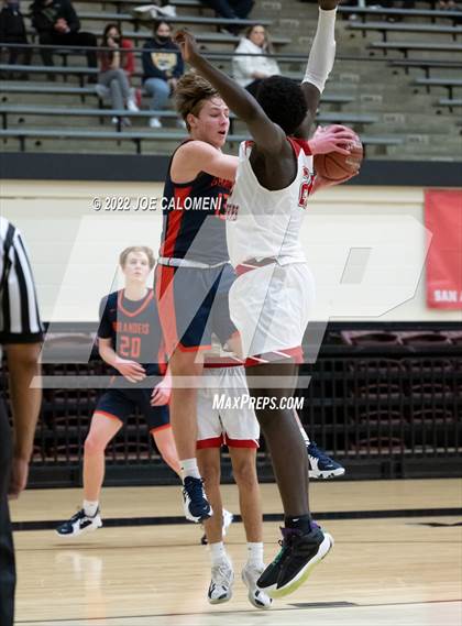 Thumbnail 2 in Lee Vs Brandeis photogallery.