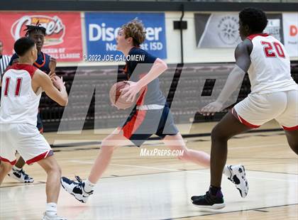 Thumbnail 2 in Lee Vs Brandeis photogallery.