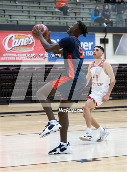 Thumbnail 3 in Lee Vs Brandeis photogallery.