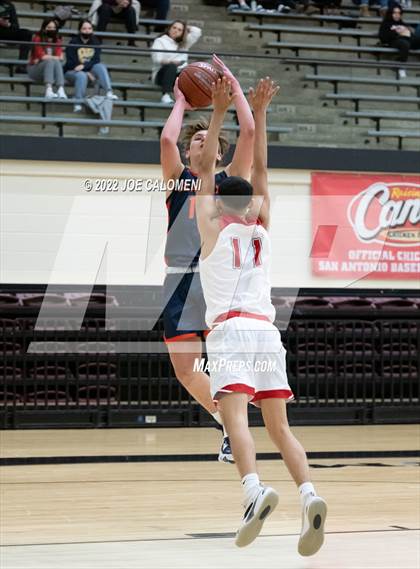 Thumbnail 2 in Lee Vs Brandeis photogallery.