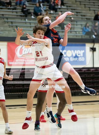 Thumbnail 1 in Lee Vs Brandeis photogallery.