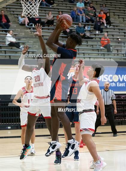 Thumbnail 3 in Lee Vs Brandeis photogallery.