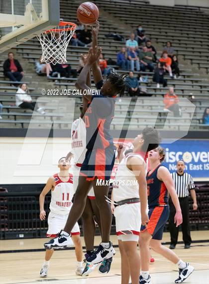 Thumbnail 3 in Lee Vs Brandeis photogallery.