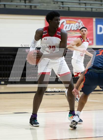 Thumbnail 2 in Lee Vs Brandeis photogallery.