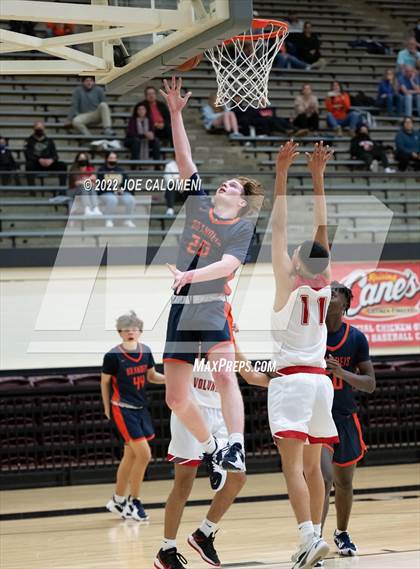 Thumbnail 2 in Lee Vs Brandeis photogallery.