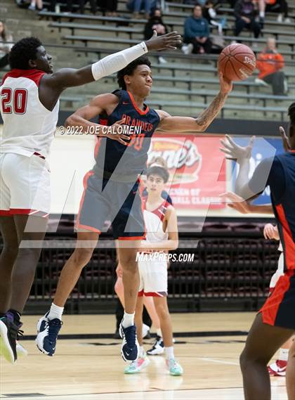 Thumbnail 2 in Lee Vs Brandeis photogallery.